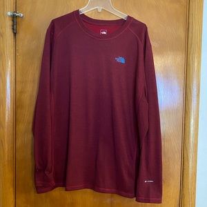 Men’s long sleeve North Face shirt